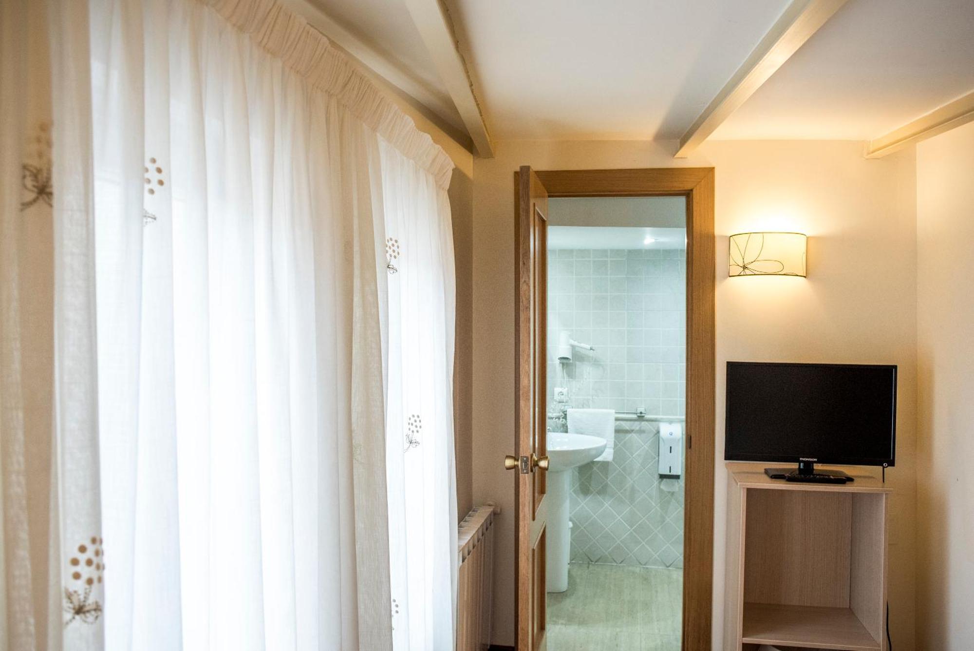 Hotel Ria De Suances Bagian luar foto