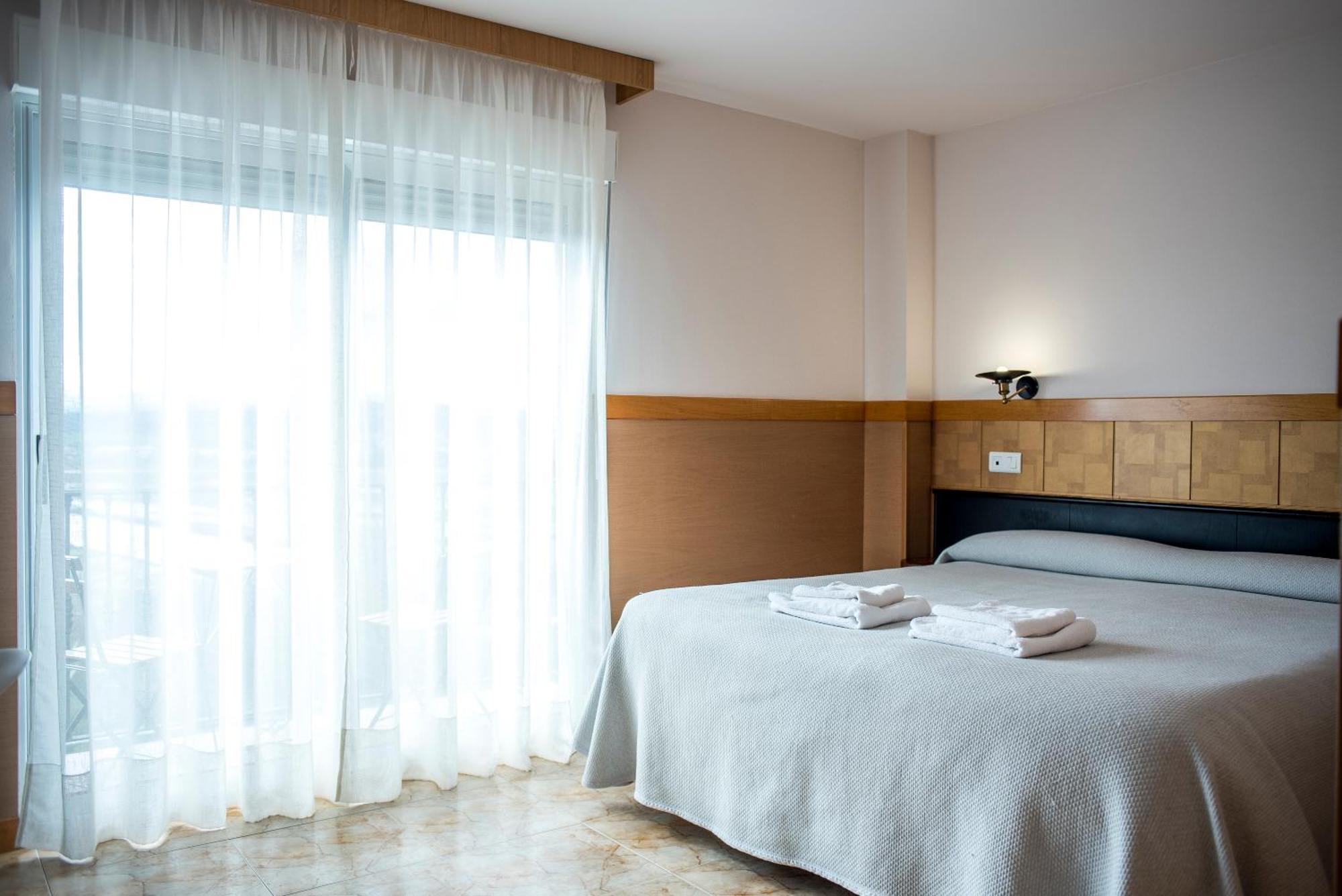 Hotel Ria De Suances Bagian luar foto